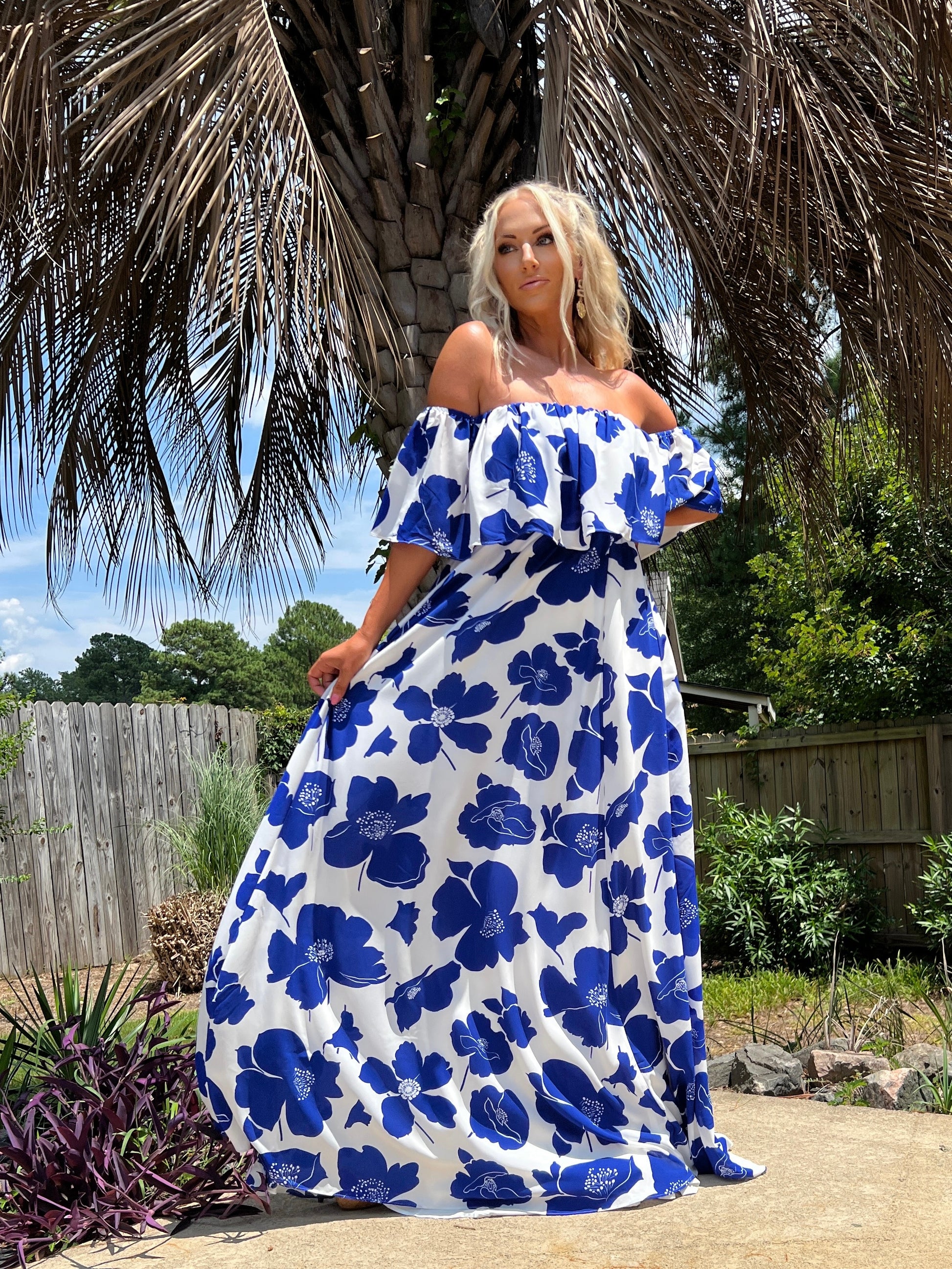 lilo maxi dress Summer Wedding Guest Dress | Lilo Keyhole Backless Maxi Dress - Burgundy
